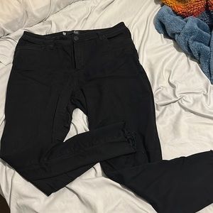 Kut from the Kloth black mid rise crop skinny jeans